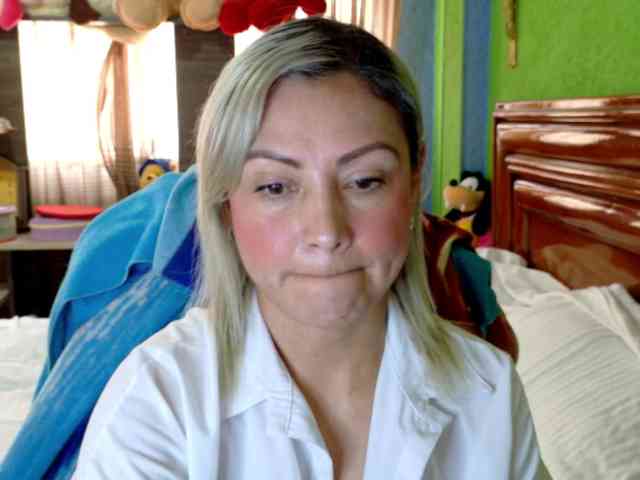 Charlizetheron1 webcam