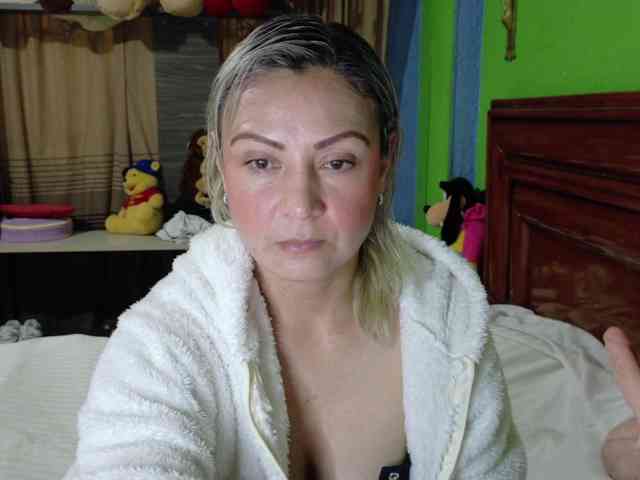 Charlizetheron1 webcam