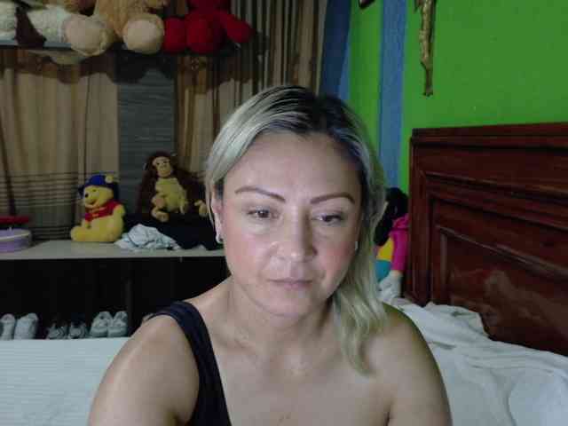 Charlizetheron1 webcam