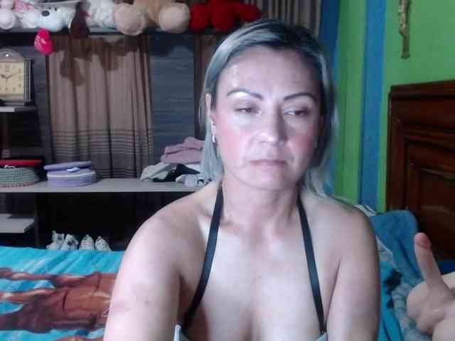 Charlizetheron1 webcam
