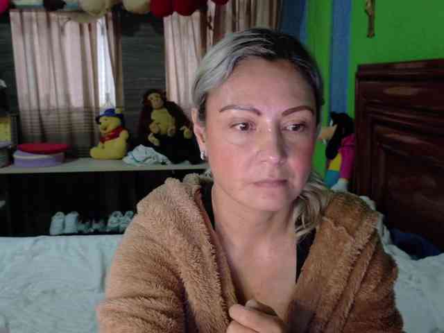 Charlizetheron1 webcam