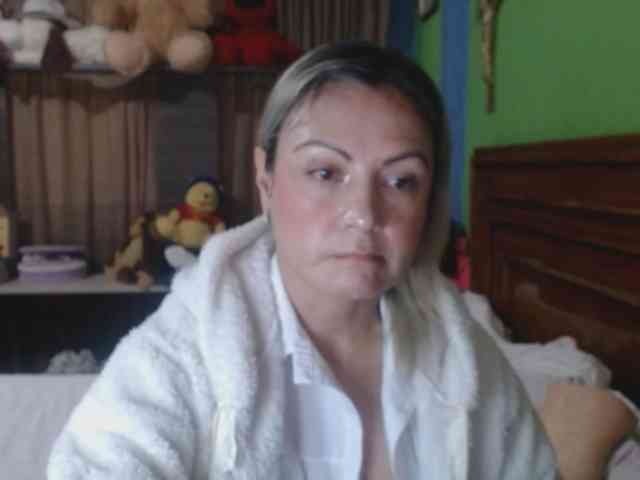 Charlizetheron1 webcam