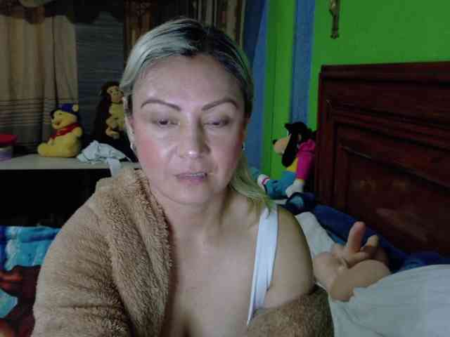 Charlizetheron1 webcam