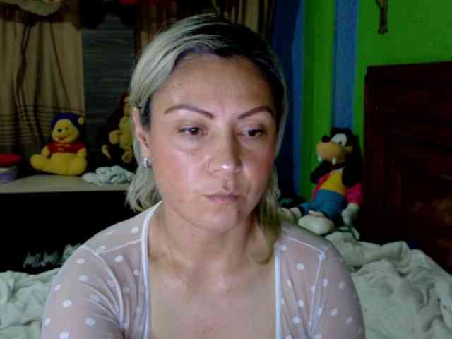 Charlizetheron1 webcam