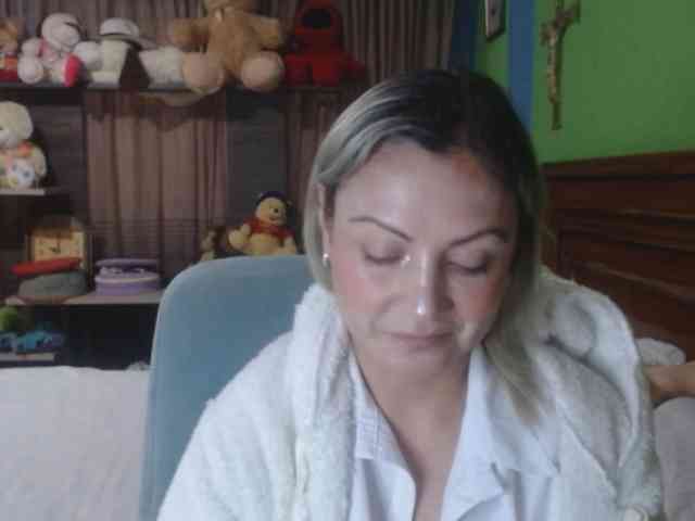 Charlizetheron1 webcam