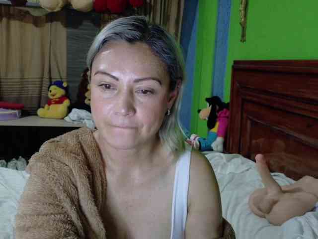 Charlizetheron1 webcam