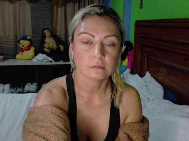 Charlizetheron1 webcam