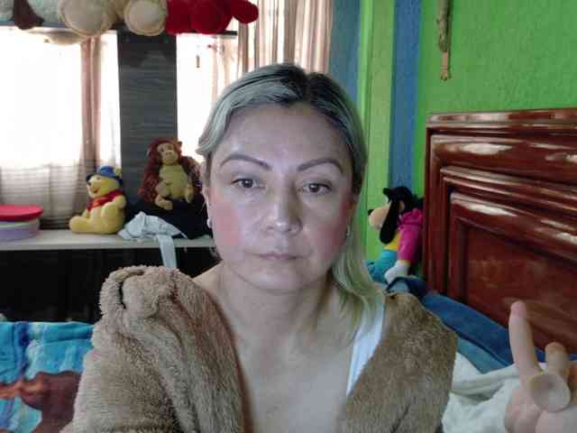 Charlizetheron1 webcam