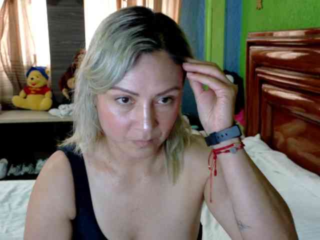 Charlizetheron1 webcam