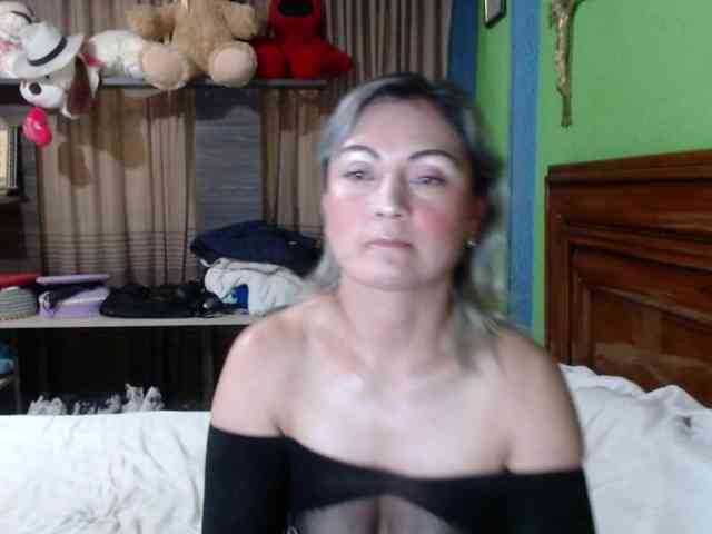 Charlizetheron1 webcam