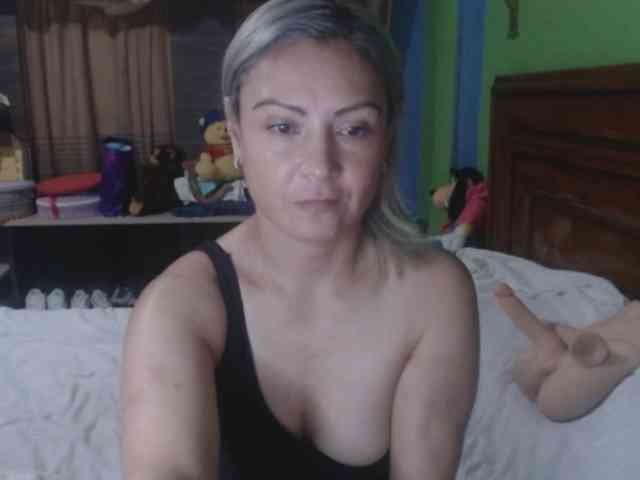 Charlizetheron1 webcam