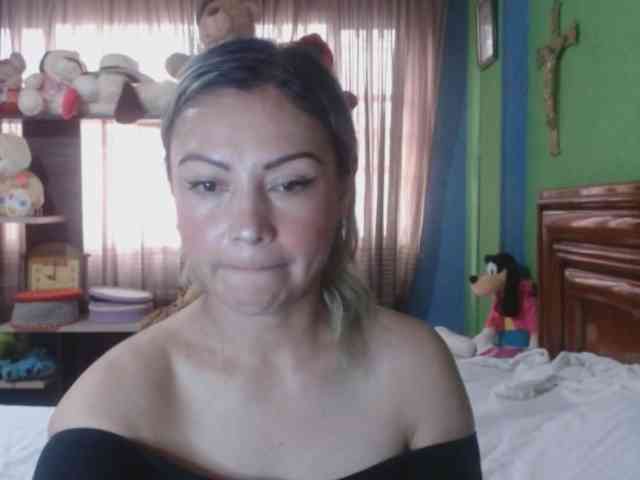 Charlizetheron1 webcam