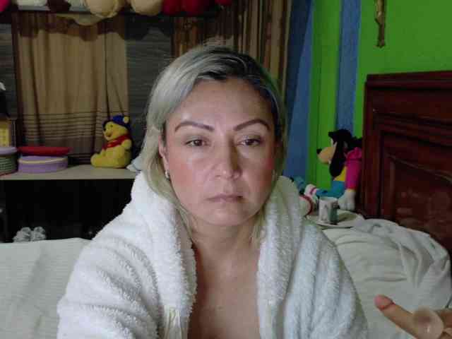 Charlizetheron1 webcam