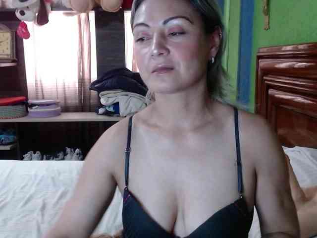 Charlizetheron1 webcam