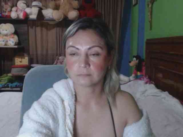 Charlizetheron1 webcam