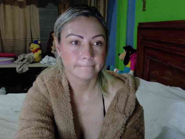 Charlizetheron1 webcam