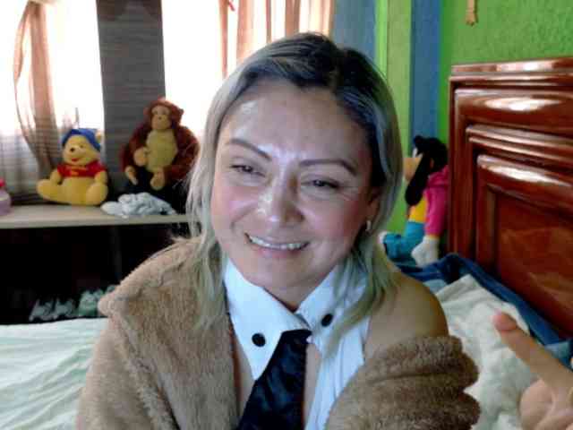 Charlizetheron1 webcam