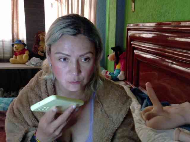 Charlizetheron1 webcam