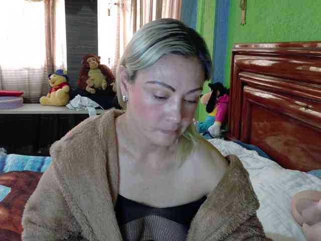 Charlizetheron1 webcam