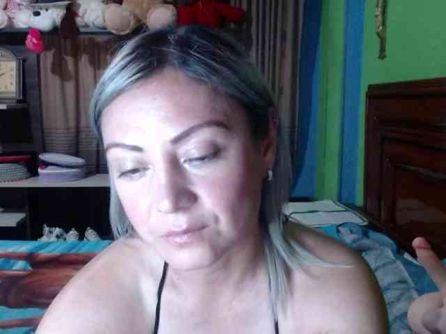 Charlizetheron1 webcam