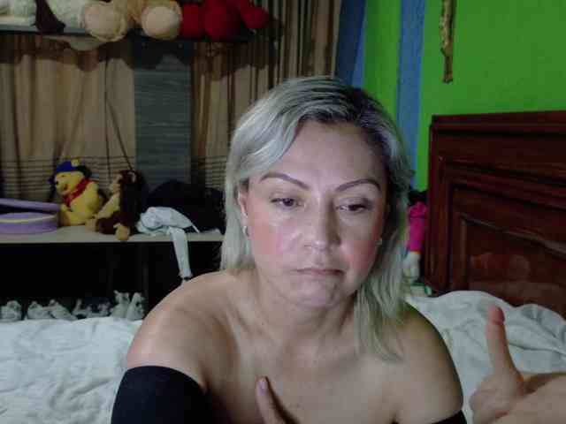 Charlizetheron1 webcam