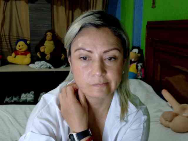 Charlizetheron1 webcam