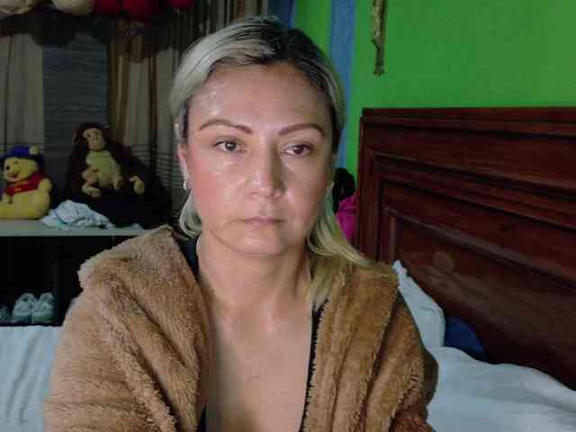 Charlizetheron1 webcam