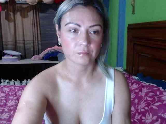 Charlizetheron1 webcam