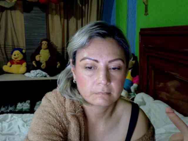 Charlizetheron1 webcam