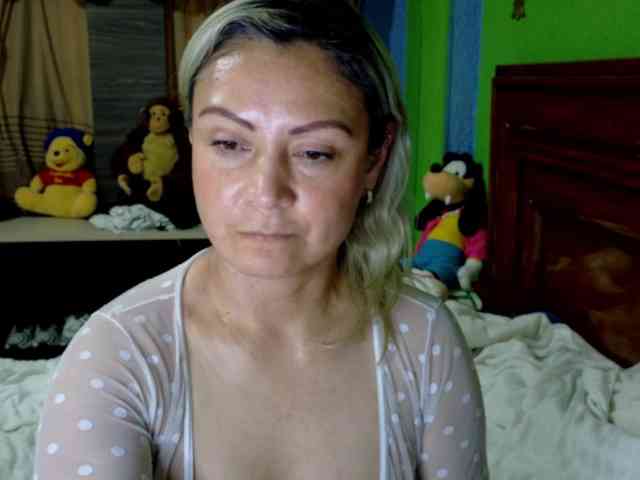 Charlizetheron1 webcam