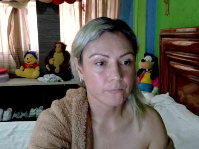 Charlizetheron1 webcam