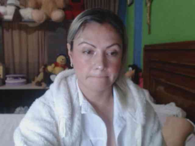 Charlizetheron1 webcam