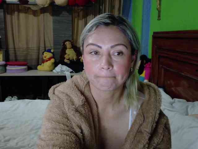 Charlizetheron1 webcam