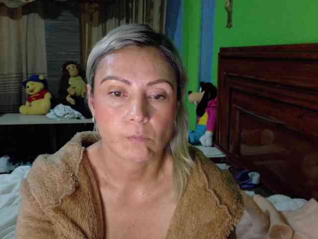 Charlizetheron1 webcam