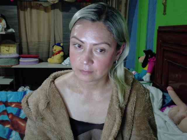 Charlizetheron1 webcam