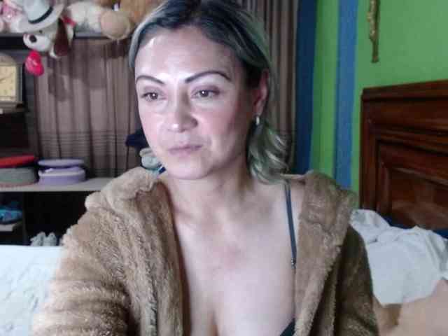 Charlizetheron1 webcam