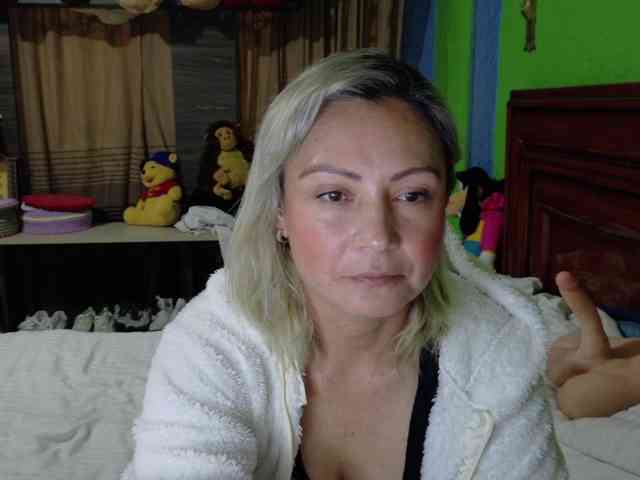 Charlizetheron1 webcam