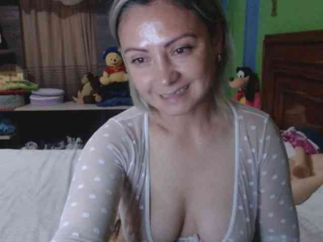 Charlizetheron1 webcam