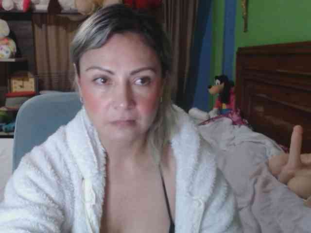 Charlizetheron1 webcam