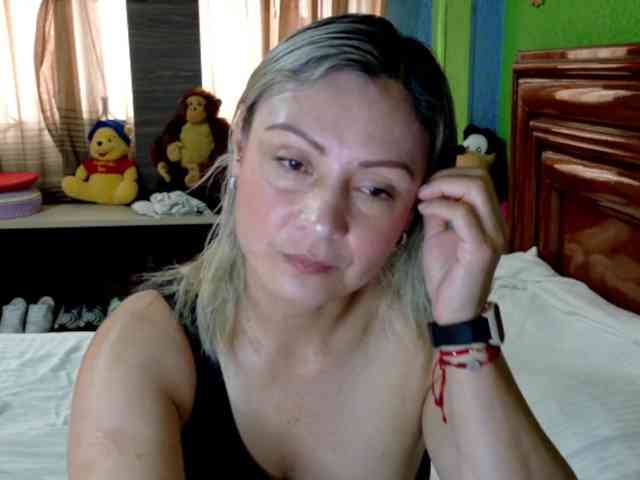 Charlizetheron1 webcam