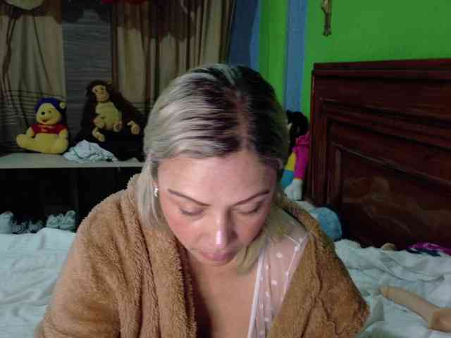 Charlizetheron1 webcam