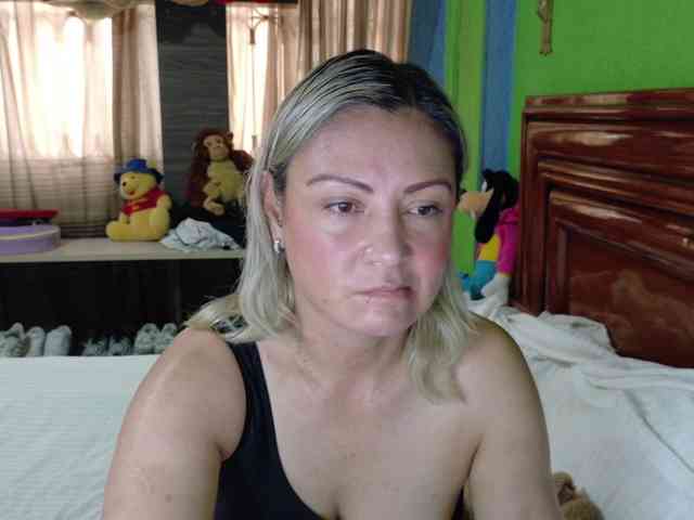 Charlizetheron1 webcam