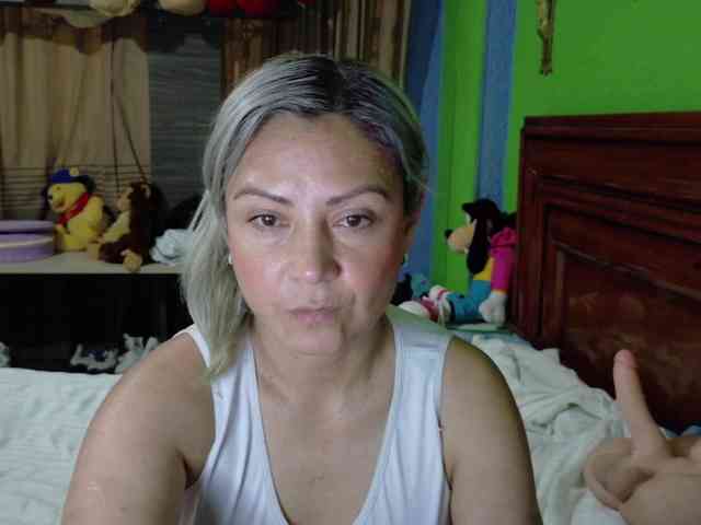 Charlizetheron1 webcam