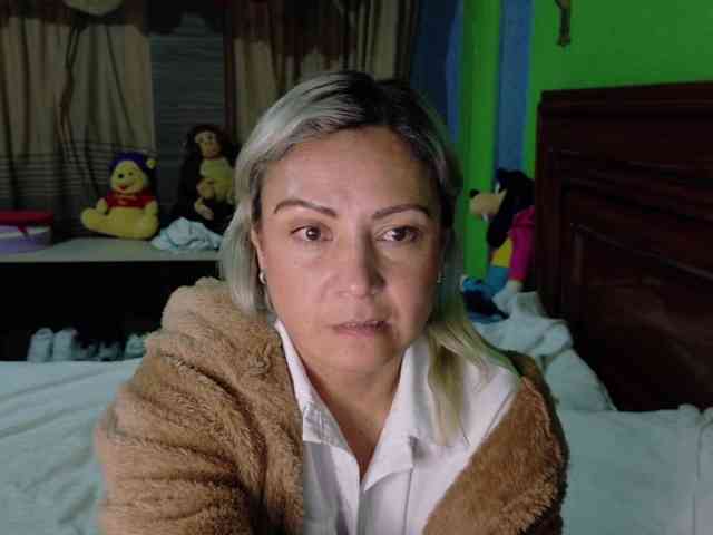 Charlizetheron1 webcam