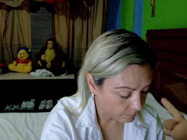 Charlizetheron1 webcam