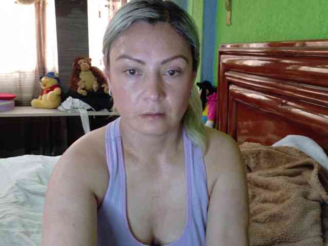 Charlizetheron1 webcam