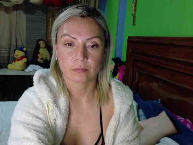 Charlizetheron1 webcam