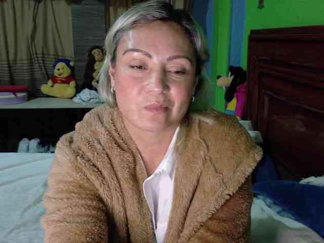 Charlizetheron1 webcam