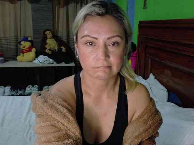 Charlizetheron1 webcam