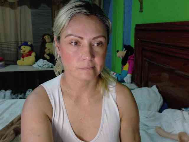 Charlizetheron1 webcam